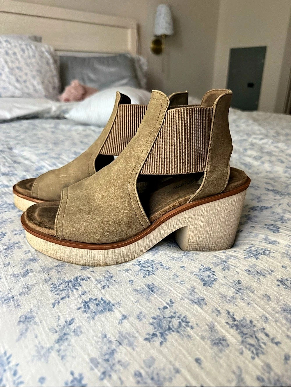 Report Brown Wedge Sandals
